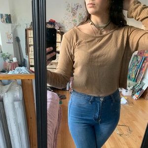 ribbed long sleeve crop top